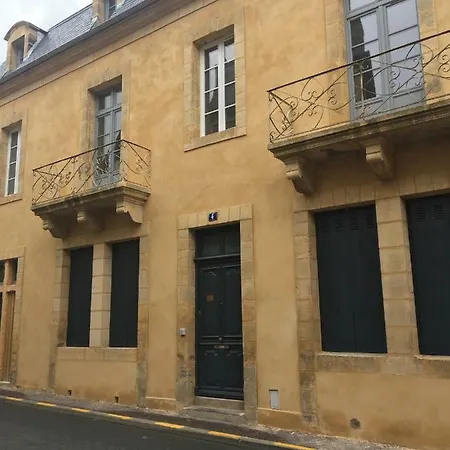 4 Rue Jean Jaures Les Terrasses * Sarlat-la-Canéda